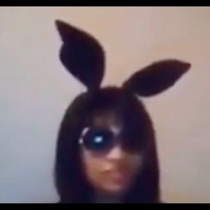 Meet your Posher, Elvia